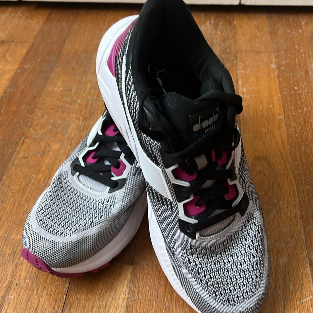 Women’s Diadora running shoes